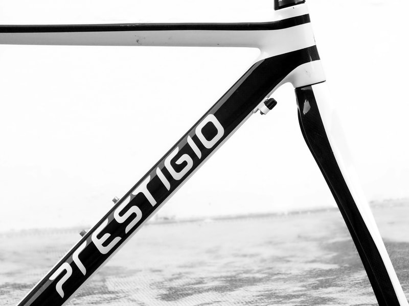 race bike ultralight prestigio by giorgetto giugiaro design  carbon frame  years 2014 